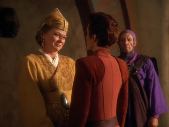 Kai Winn and Kira Nerys meet, the deep seated mistrust for each other clearly visible